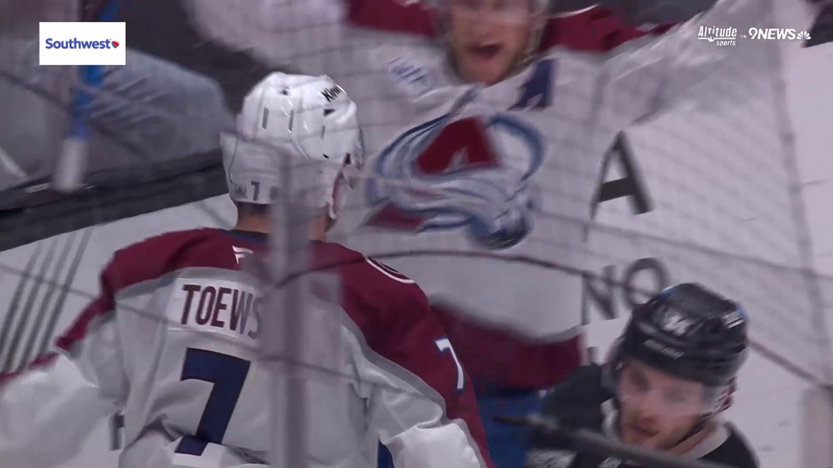 The P - Colorado Avalanche find a way and have taken the lead! 🏔️ What a sweet feed by Nathan MacKinnon.