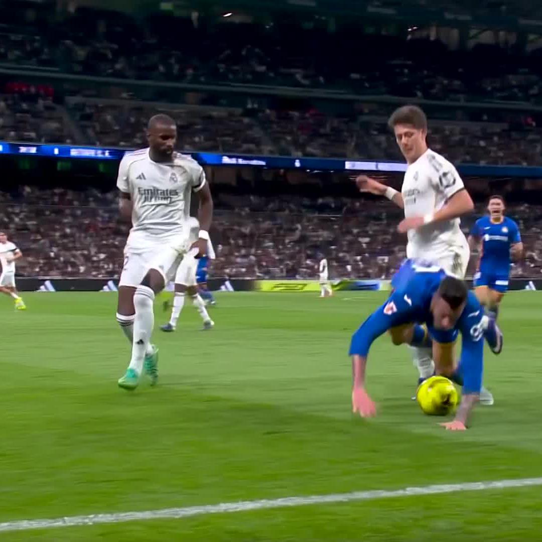 Rüdiger mit heftiger Knie-Attacke #DAZNmoment #LaLiga