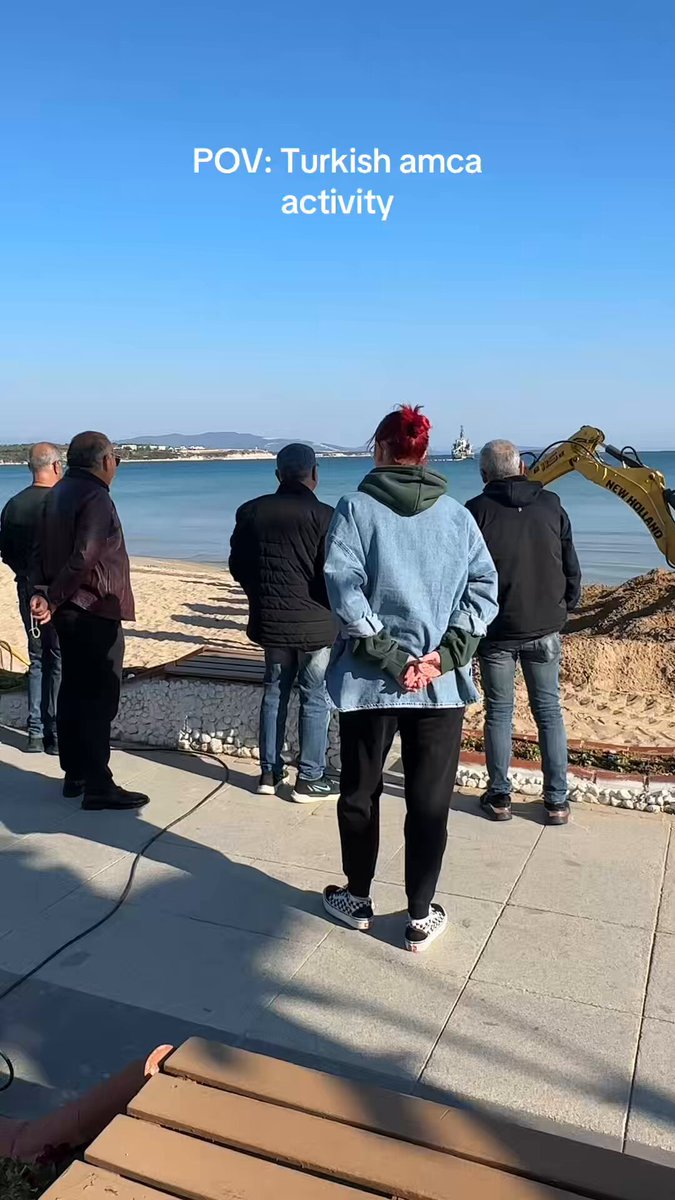 Türkiye’de yaşayan yabancı uyruklu kadının inşaat çalışması önünden yaptığı paylaşım: “Turkish amca activity.”