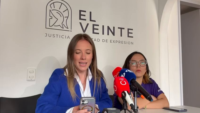 #POLÍTICA | El movimiento El Veinte (El Veinte) y la aspirante al Senado por Ahora Colombia, Jennifer Pedraza (Jennifer Pedraza), presentaron el proyecto de ley Anti-Cepo. Esta iniciativa busca combatir el acoso judicial contra periodistas, defensores de derechos humanos y mujeres que denuncian violencia de género. La ley tiene como objetivo “brindar a los jueces herramientas para sancionar el abuso del sistema judicial que busca silenciar la opinión pública”. Vía: Alejandra Mc Leod