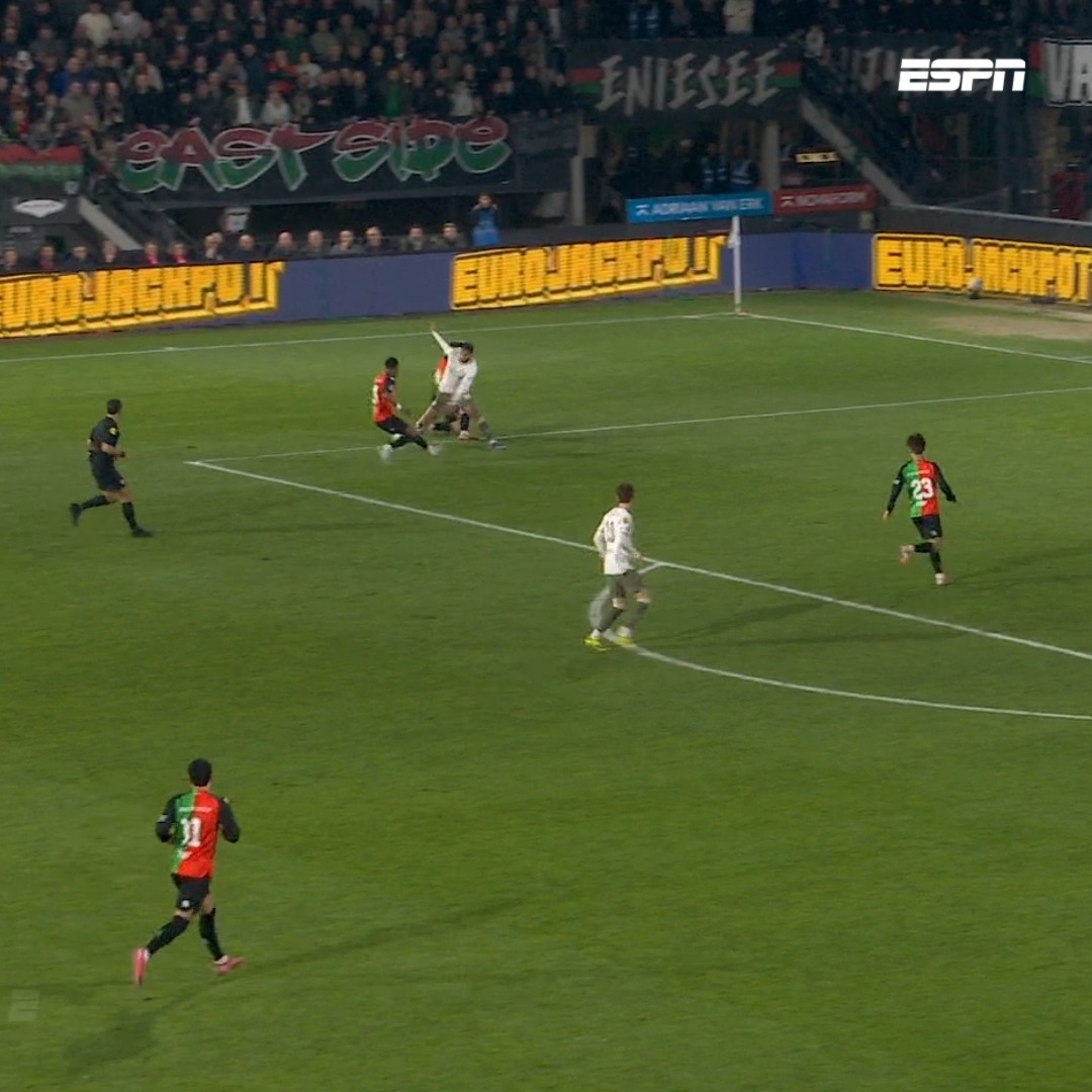 GOAAAAAAAL! โฝ๏ธ Ismael Saibari, ๐๐จ๐ง๐๐จ๐ฅ avec le PSV Eindhoven en championnat ๐ฒ๐ฆ๐ฅ