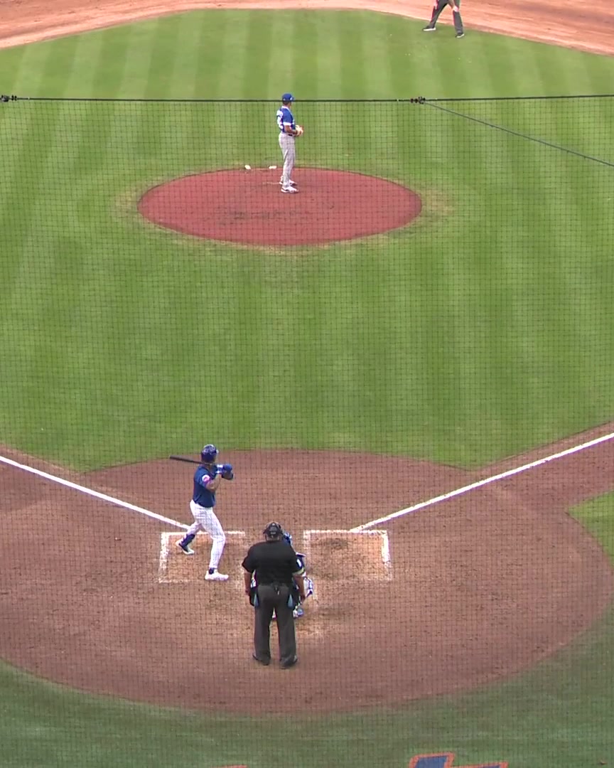 Mark Vientos runs down the pop-up in foul territory and shares a moment with Mets third base coach Tim Leiper