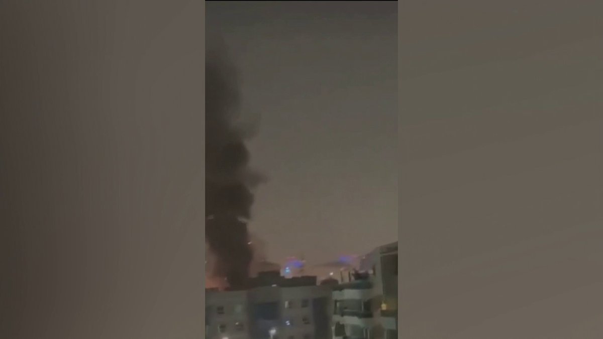 رويترز: دخان يتصاعد من منطقة قرب القنصلية الأميركية في دبي قناة العربية