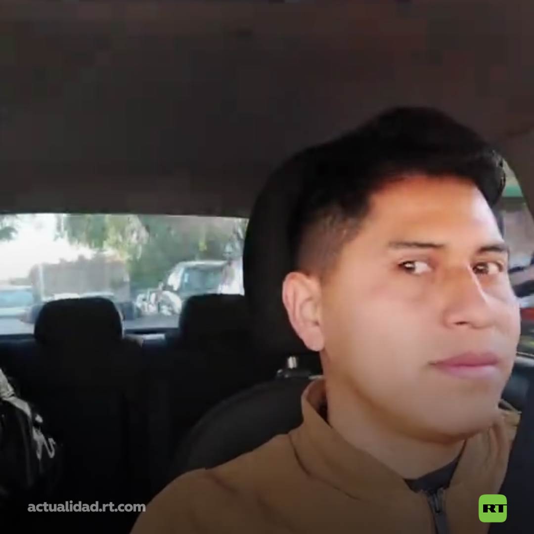 👀🚖 "No me gusta que me estén hablando" durante un viaje Durante un viaje en taxi, el conductor le preguntó a su pasajera si podía cambiar la ruta debido al tráfico intenso. La respuesta de la pasajera lo sorprendió, al igual que a muchos internautas.