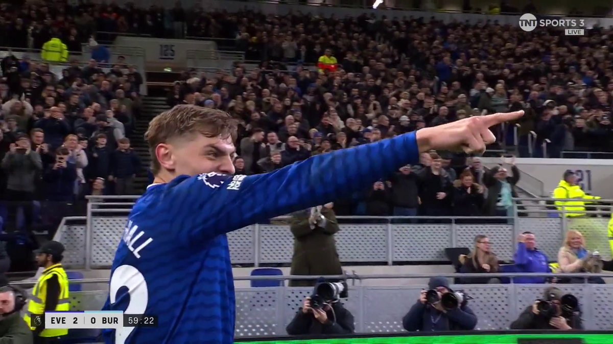 Kiernan Dewsbury-Hall doubles Everton's lead with a sumptuous finish 💫 TNT Sports &amp; discovery+ UK