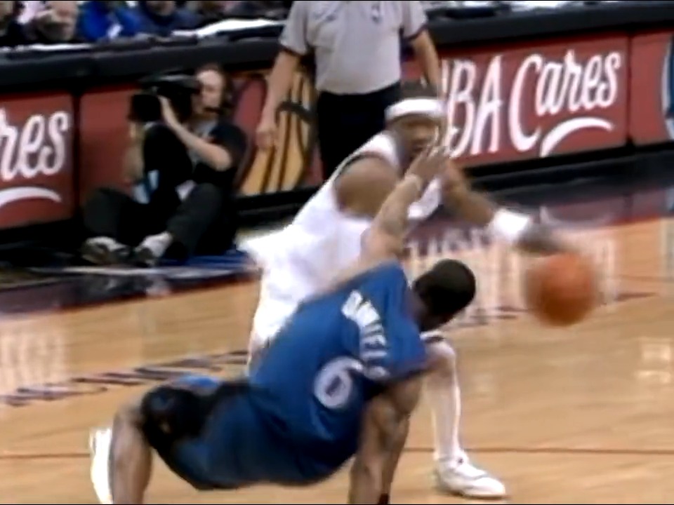 20 YEARS AGO TODAY Allen Iverson dropped Antonio Daniels TWICE on the same play! AD responded by breaking AI's ankles...but missed the shot AI: 47 PTS (17/28 FG), 12 AST