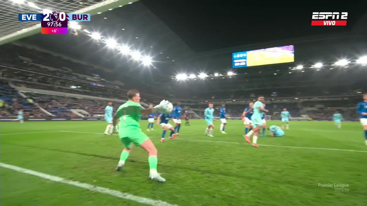 EL LOCO PICKFORD: el arquero de Everton se lució con un tapadón a puro reflejo para sostener el arco en 0 en la victoria ante Burnley en la #PREMIERxESPN. 📺 Mirá la #PremierLeague por #DisneyPlus Plan Premium