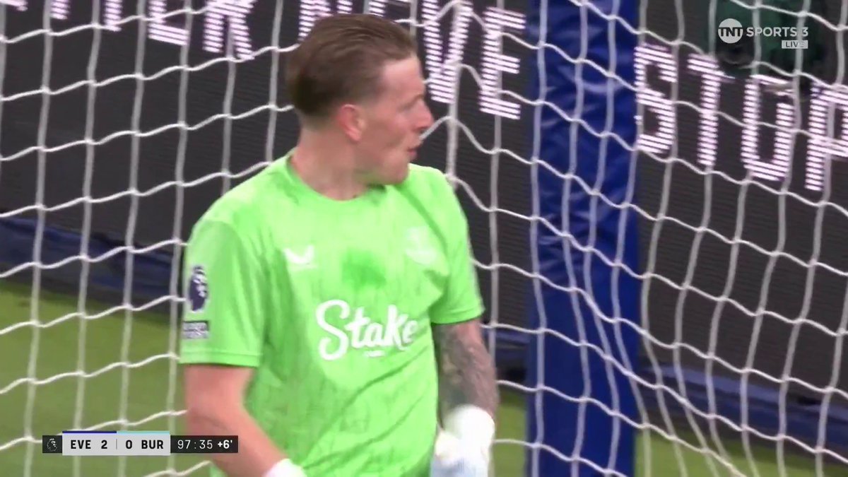 Jordan Pickford with a brilliant save to keep a clean sheet in the last moment of the game 🧤 TNT Sports &amp; discovery+ UK