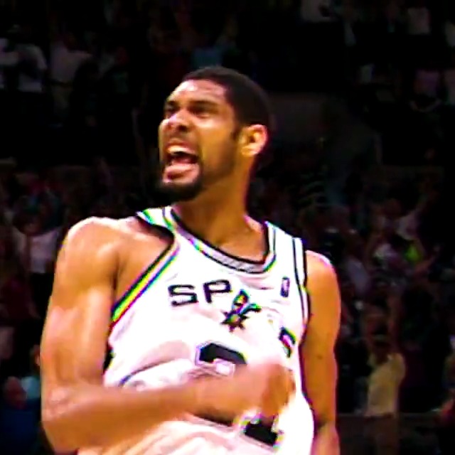 Cuanta razón tuvo Tim Duncan cuando dijo: ''Juega por el nombre que tienes en el pecho y no por el de la espalda''