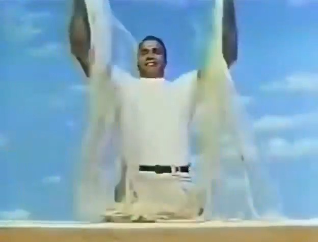 Arnold Schwarzenegger makes noodles in this 1980s Nissin TV ad from Japan