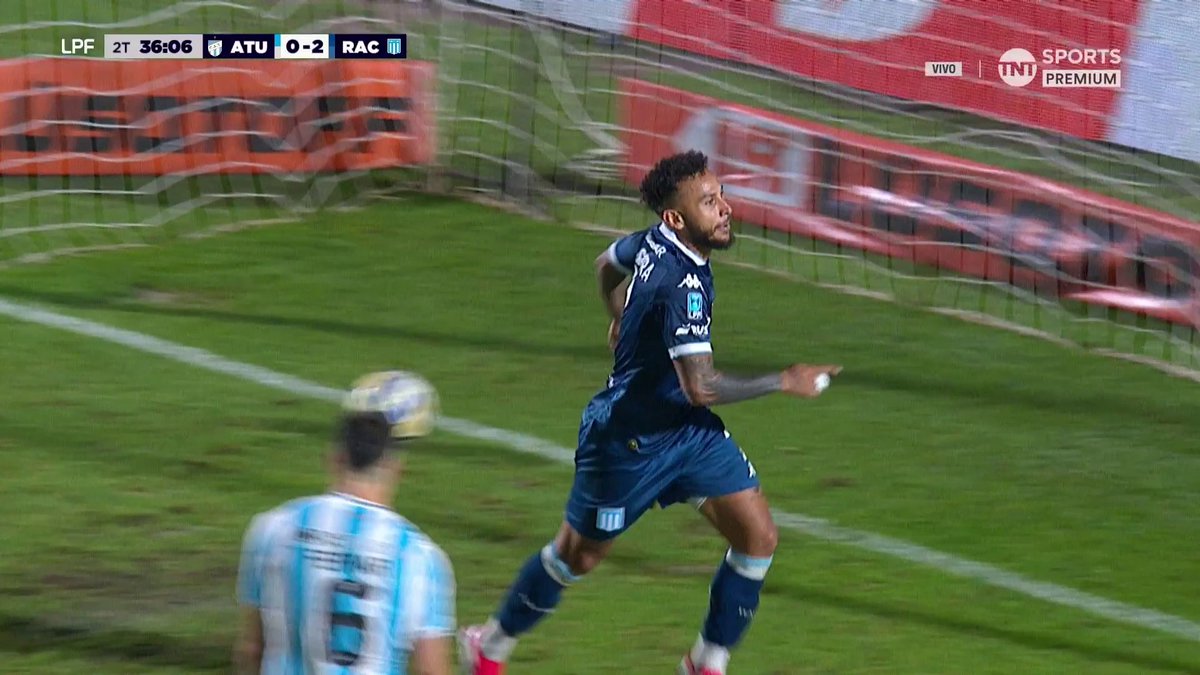 🔝🇨🇴 DOBLETE DE DUVÁN VERGARA PARA EL 2-0 DE RACING EN TUCUMÁN.