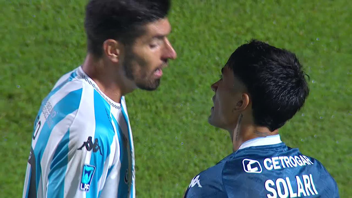 PARECE QUE A SUSO NO LE GUSTÓ NADA... Solari tiró el centro de rabona para Racing ante Atlético Tucumán y el defensor del Decano le recriminó cara a cara. ¿Qué te pareció?