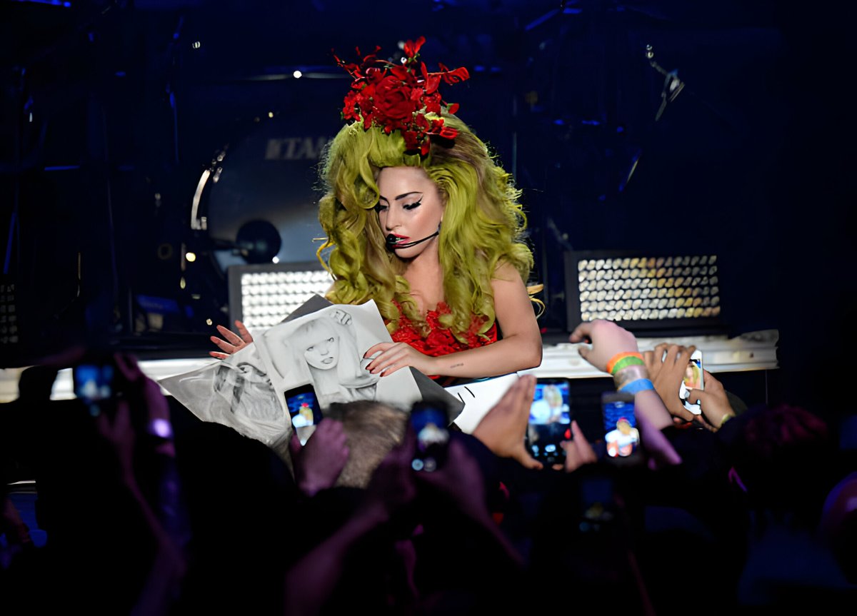 Lady Gaga live at Roseland Ballroom (2014) ✨