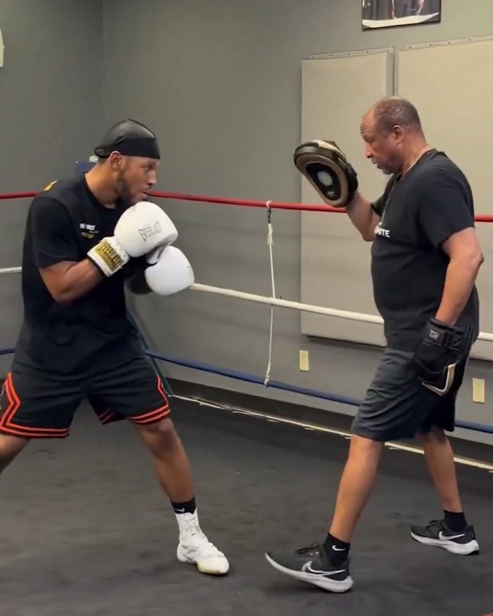 Former welterweight champion Brian Norman Jr working with Ronnie Shields in Houston 👀