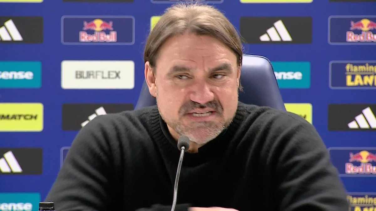 "It's difficult to explain how it's a penalty" 😤 Daniel Farke and Regis Le Bris react to Sunderland's 1-0 win against Leeds, where a controversial penalty decision decided the game at Elland Road 💬