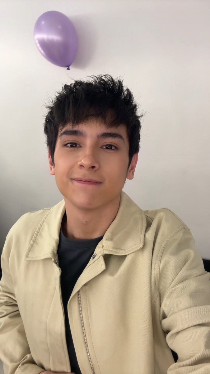 Excuse me?! HEATH?! 😍💙 Face card never declined ang #GMAPBBCollab Kapuso 2nd Big Placer #HeathJornales kanina sa #TiktoClock! 😎🔥 Watch #TiktoClock every 11:00 a.m. from Monday to Friday on GMA.