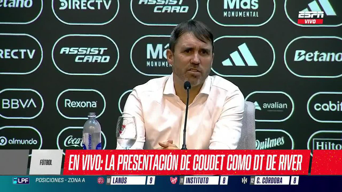 "NO VA A MEJORAR MUCHO ESTA CARA DURMIENDO Y TODO..." 😅 Fiel a su estilo, Eduardo Coudet avisó que llegó con poco descanso a su presentación en River. ▶️ Mirá #ESPNF12 en el Plan Premium de #DisneyPlus