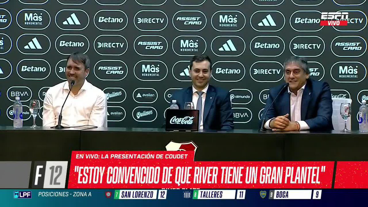 "FUE EL SÁBADO, PORQUE SINO ME TRATAN DE MENTIROSO" 😅 Chacho Coudet tuvo que interrumpir a Francescoli, para aclarar que recién hablaron el sábado, por sus declaraciones cuando estaba en Alavés. ▶️ Mirá #ESPNF12 en el Plan Premium de #DisneyPlus