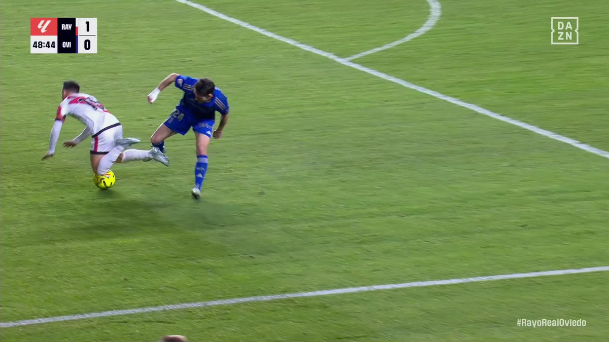 El penalti de Lucas Ahijado sobre Álvaro García #LALIGAenDAZN ⚽
