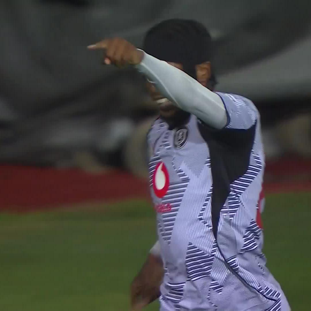 Off the bench for the winner 🤩☠️ Deon Hotto puts it on a plane for Tito to finish 🌶️🔥 #BetwayPrem | #SSDiski