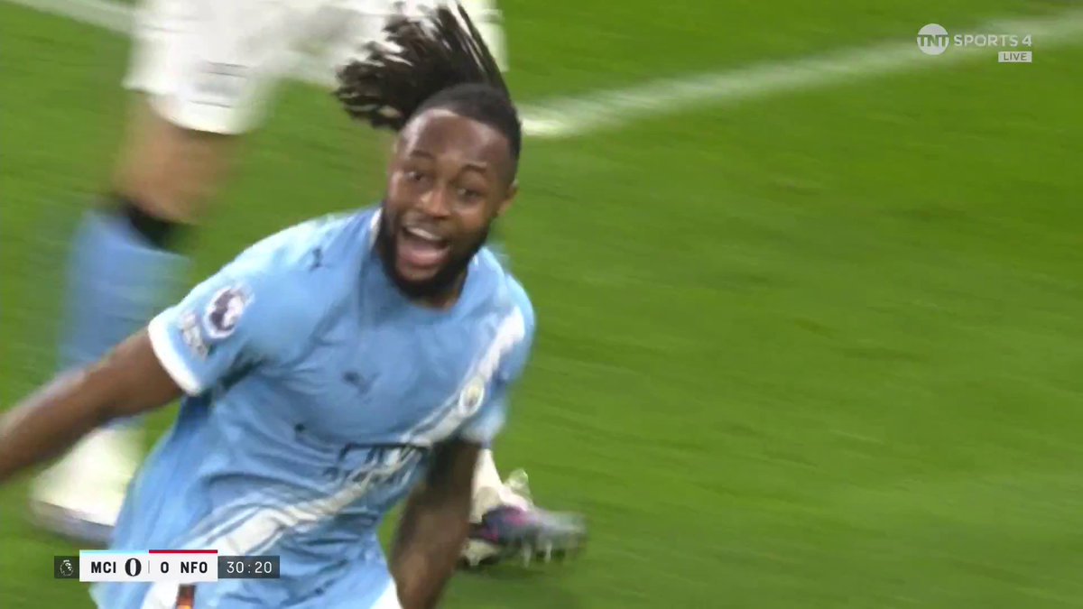 Antoine Semenyo opens the scoring for Manchester City against Nottingham Forest 💥 TNT Sports &amp; discovery+ UK