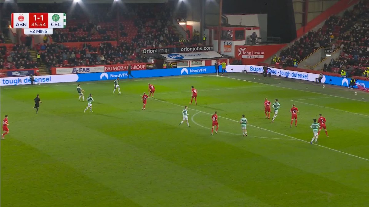🗣️ "I don't know what he can actually do there" A brief VAR check for a handball at Pittodrie but play is waved on ⤵️