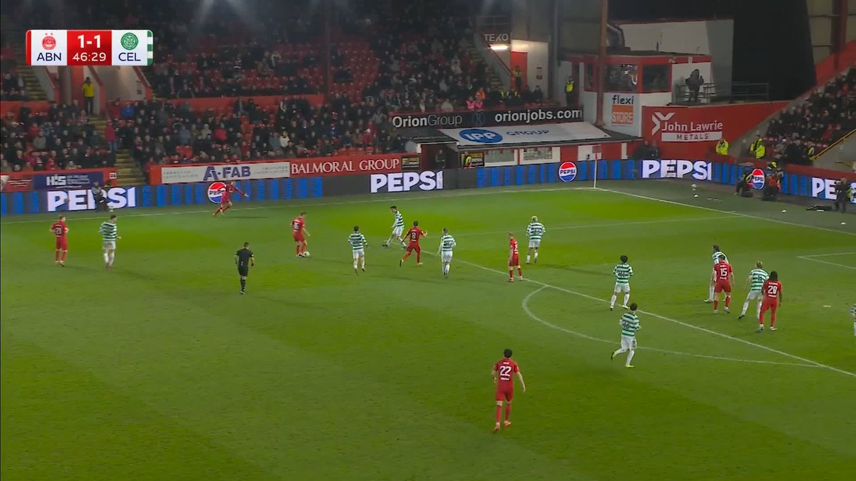 🧤 “A fantastic save from Sinisalo!” The Celtic goalkeeper is called into action early in the second half ⤵️