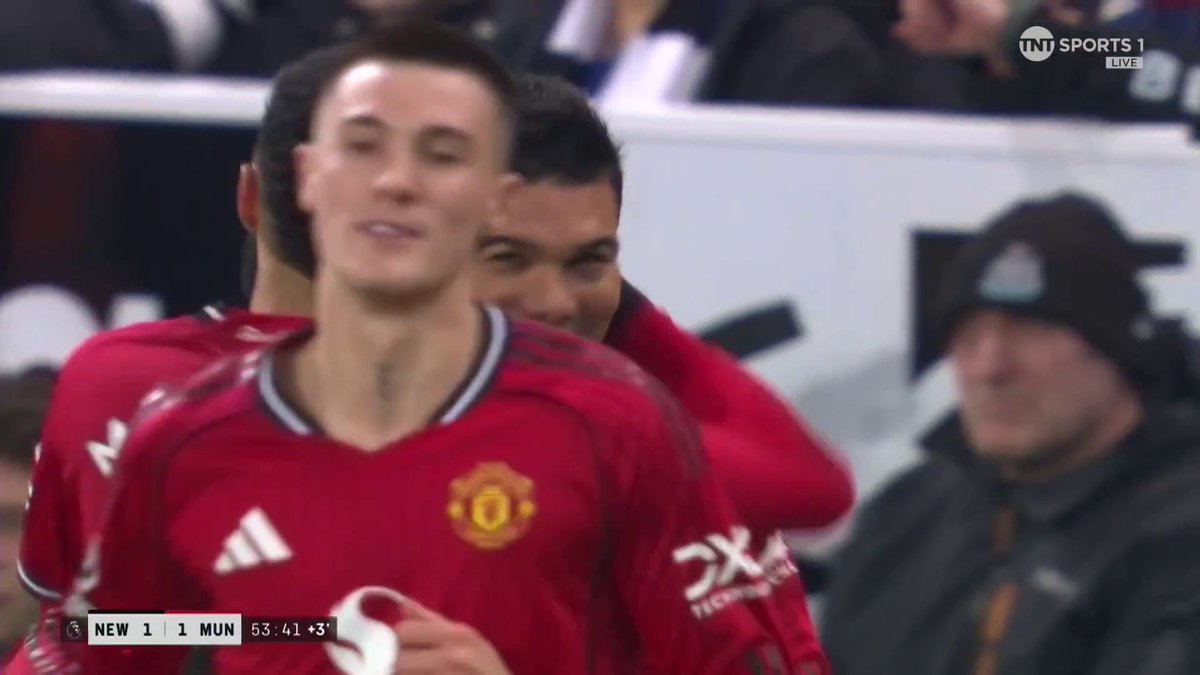 Man United respond immediately ⏰ Casemiro’s clever run to the near post sees him head home the equaliser! TNT Sports & discovery+ UK