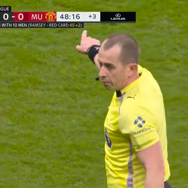 CHAOS has broken out in Newcastle. In first half stoppage time: -Jacob Ramsey sent off for simulation (second yellow) -Penalty to Newcastle -Anthony Gordon scores -Casemiro scores a Man United equalizer in the NINTH minute of stoppage time WHAT IS HAPPENING.