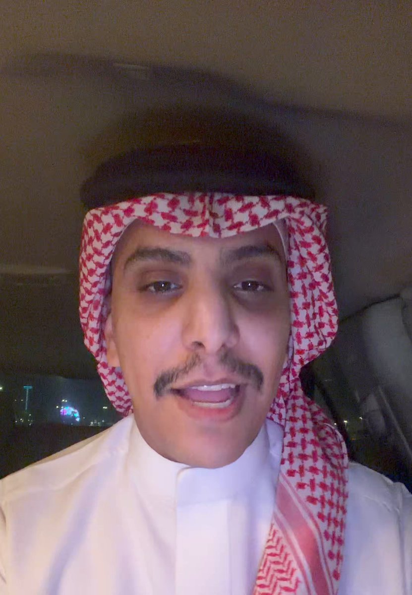 أثناء تغطيتي اليوم لبرنامج #أكشن_مع_وليد في احتفالية جمعية أصدقاء اللاعبين بحضور اللاعبين القدامى، وكبقية الزملاء الصحافيين التقيت بالكابتن ماجد عبدالله، وفي أثناء حديث جانبي طلبت أخذ صورة تذكارية وذكر لي بأن لديه موقف من البرنامج وقال أنت تعرف وش أقصد مايحتاج أقول ! هذه كل القصة
