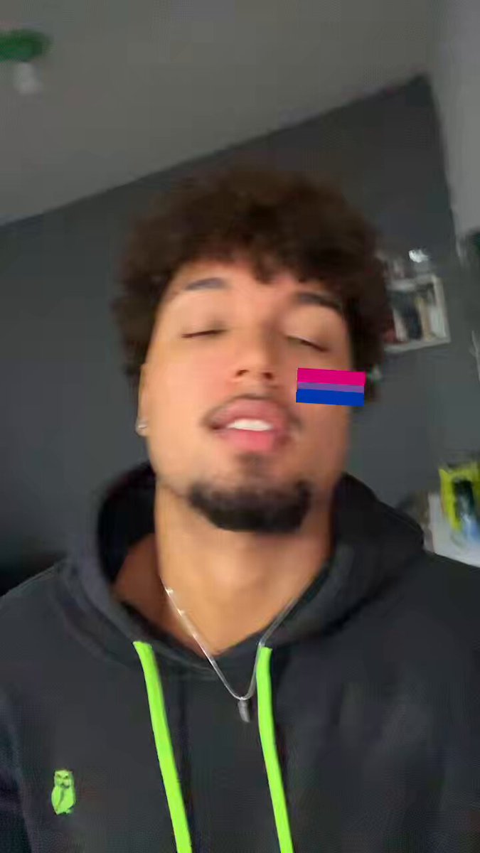 Pretinho e bissexual ☝🏽