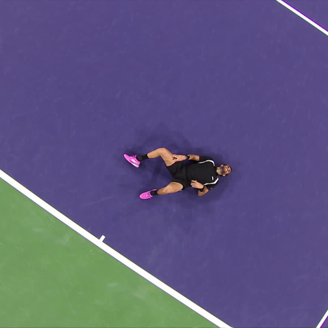 Leaving EVERYTHING on the court 🤯 Matteo Berrettini comes back to defeat Mannarino 4-6 7-5 7-5 as he ends the match with full body cramps #TennisParadise
