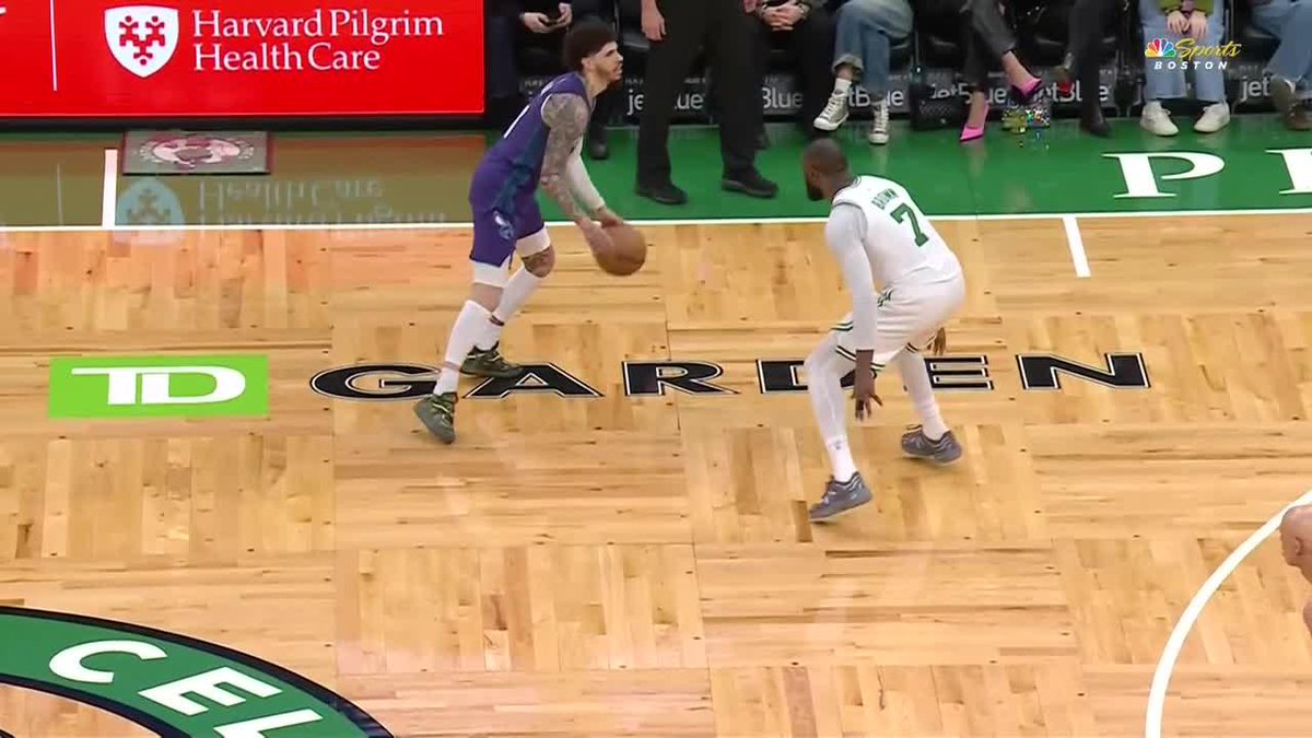 LAMELO FROM THE TD GARDEN PARKING LOT 🔥 HORNETS ROLLING THE CELTICS IN BOSTON 😳
