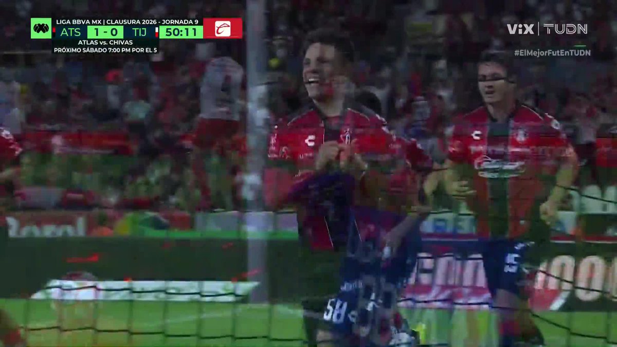 Ponchito González anotando gol de chilena con el atlas en pleno 2026