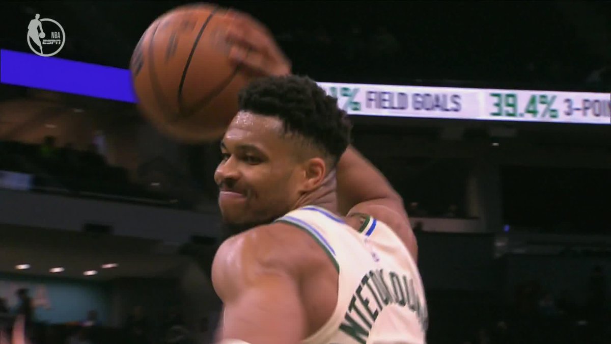 Giannis received a tech after this frustrated moment vs. Atlanta 😳