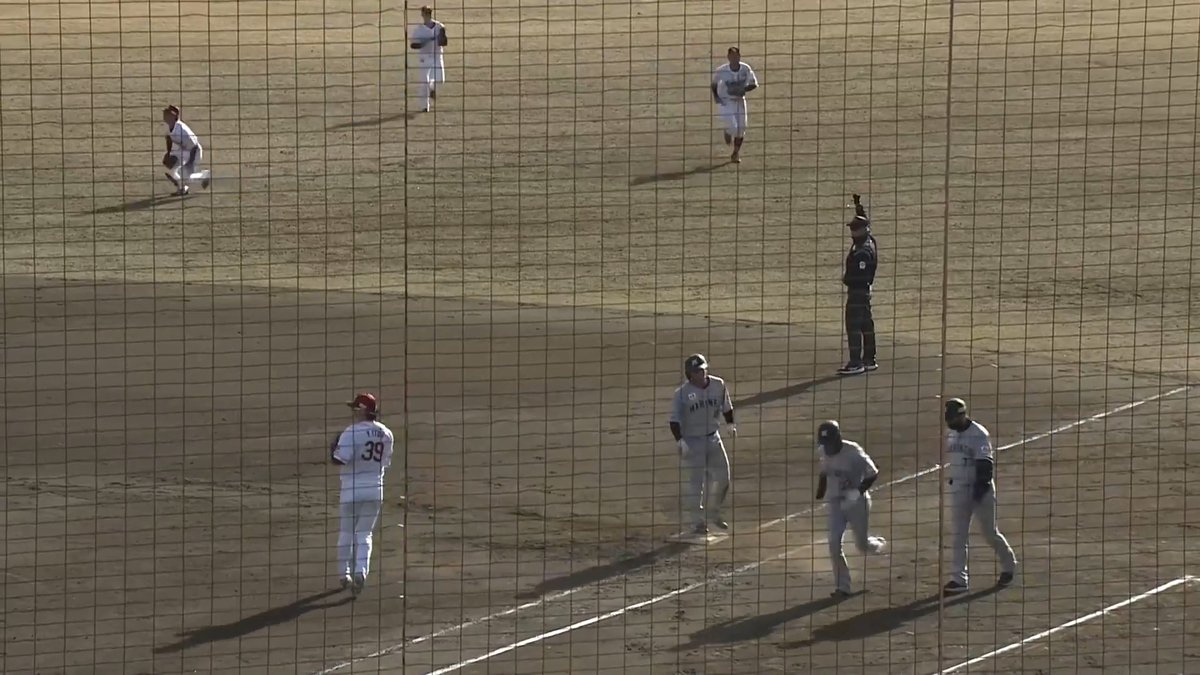東北楽天 武藤敦貴 選手がビッグプレーをみせる💪 ダイビングキャッチ→難しい体勢から走者を刺しゲッツー‼️ 👇ライブ配信はこちら