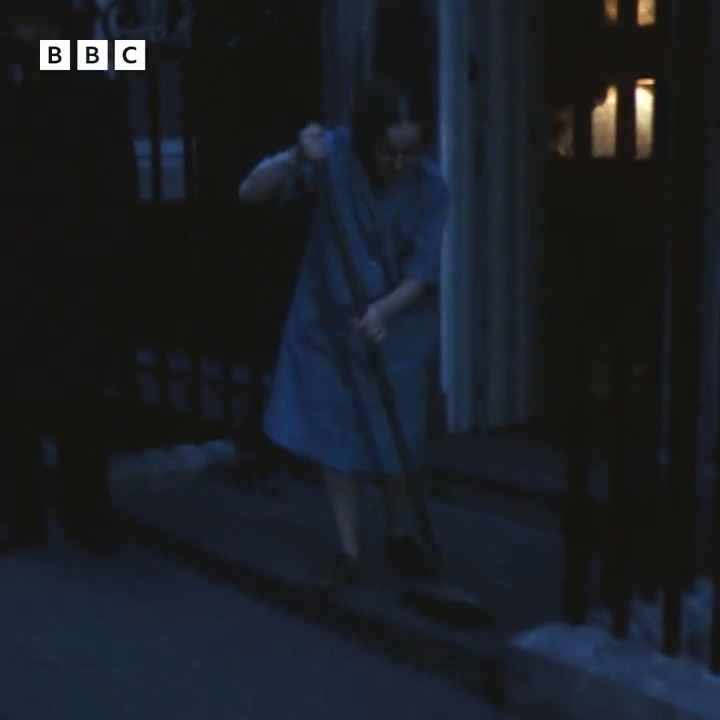 It’s one of the most recognisable front doors in the world and #OnThisDay in 1974 reporter Patrick Stenson went out at the crack of dawn to see some of the people whose work takes them to this very famous address.