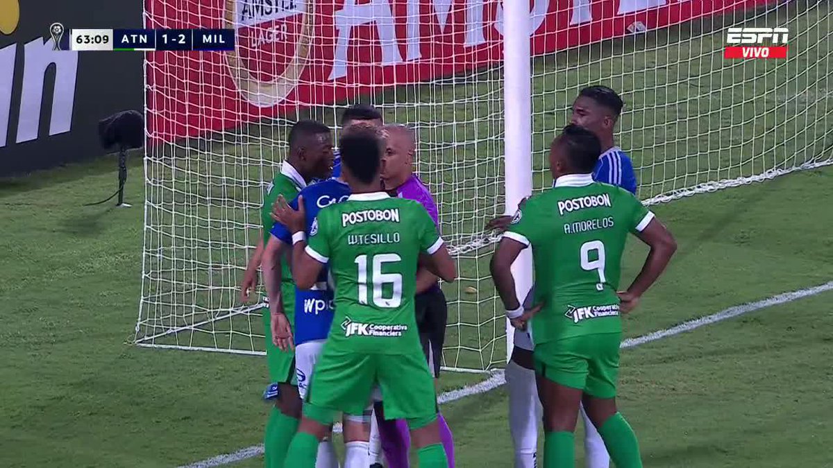 Que grande Andres Llinas defendiendo nuestros colores. El malagradecido no fue capaz de sostenerle la mirada. Acá tendrá que venir. ☝🏻