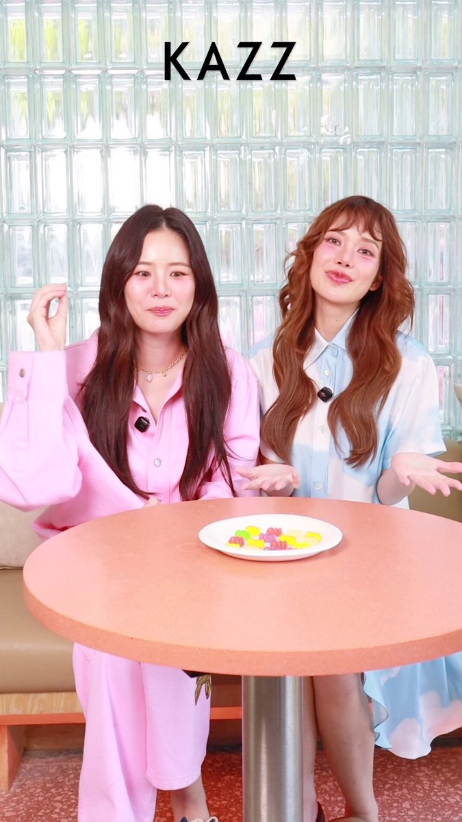 #KAZZChallengexAppleMim KAZZ CHALLENGE วันนี้! พบกับ 'พิษ ME UP' 📈 ทดสอบเยลลี่อาบยาพิษไปกับสองสาว 'แอปเปิ้ล - มิ้ม' งานนี้ใครจะหนีรอดก่อนกัน? 😝 #AppleMim #แอปเปิ้ลมิ้ม #KAZZMAGAZINE