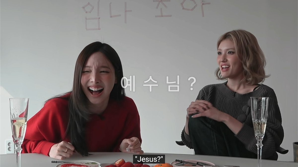 Dahyun said Somi's look-alike was Jesus 😭