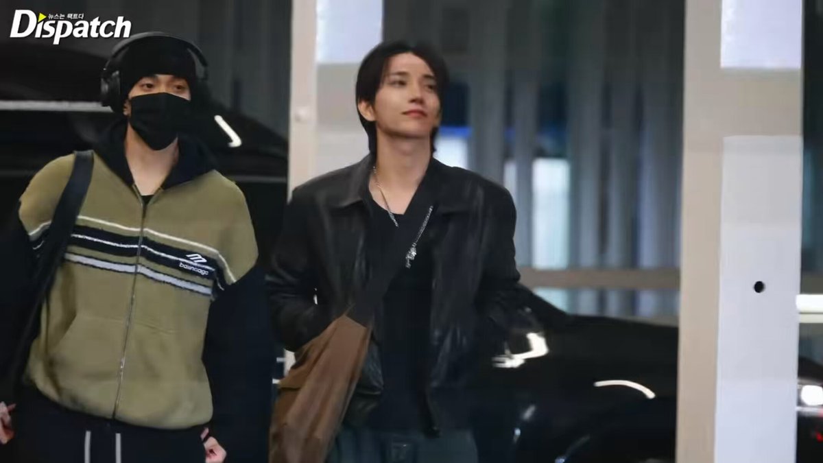 seventeen is now departing to singapore for the next stop of the new_ tour ✈️ jun will probably be heading straight to singapore from his china scheds 🥹 safe skies, boys!!! 🫶 have fun!!!!