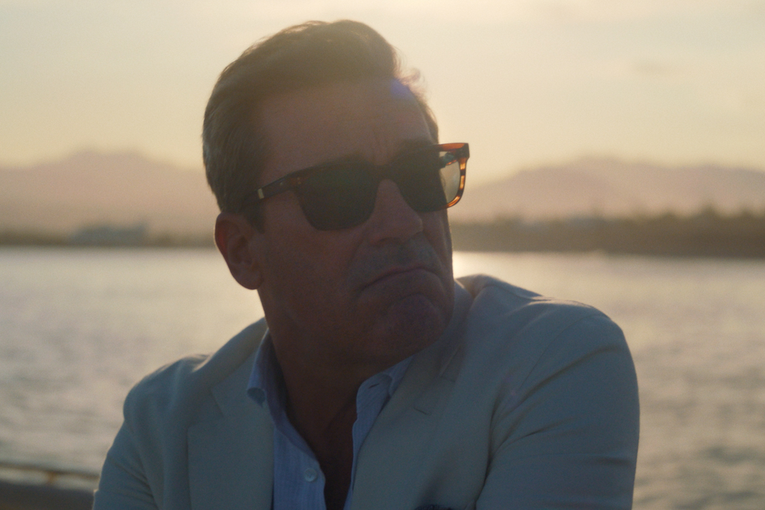 Here’s the official trailer for #YourFriendsAndNeighbors Season 2 starring Jon Hamm. Premieres April 3 on #AppleTV