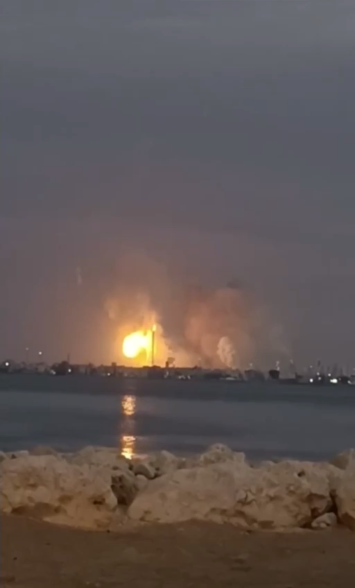 BREAKING: An Iranian missile has struck an oil refinery in Bahrain. Bahrain is completely uninvolved in this war so why is Iran attacking it?