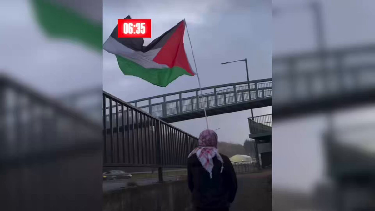 This morning, youth_equality_coalition blockaded Rafael, an israeli-state owned weapons factory in Newcastle, for the 2nd time in 12hrs