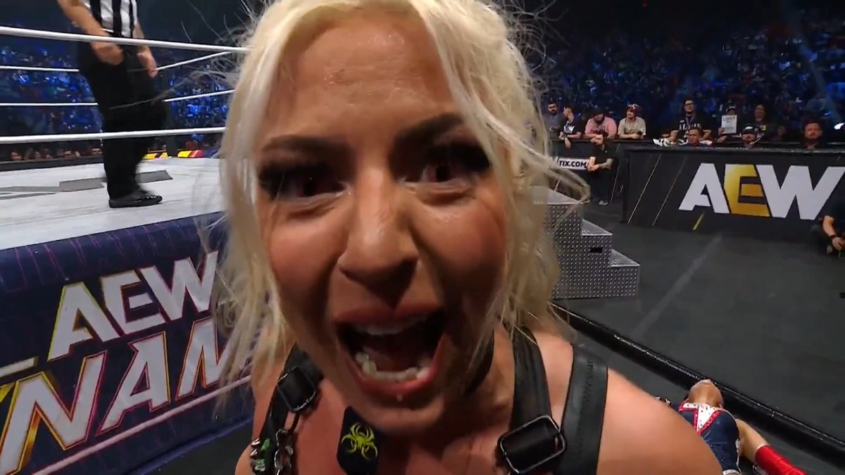 In her first defense, AEW Women's World Champion @Toxic_Thekla battled former AEW Women's World Champion @ThunderRosa22! Watch the #AEWDynamite replay RIGHT NOW on @SportsOnMAX!