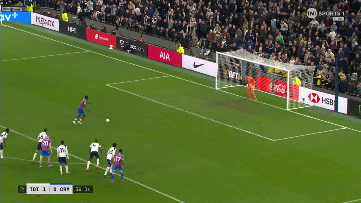 Sarr scores from the spot ⚽ TNT Sports &amp; discovery+ UK