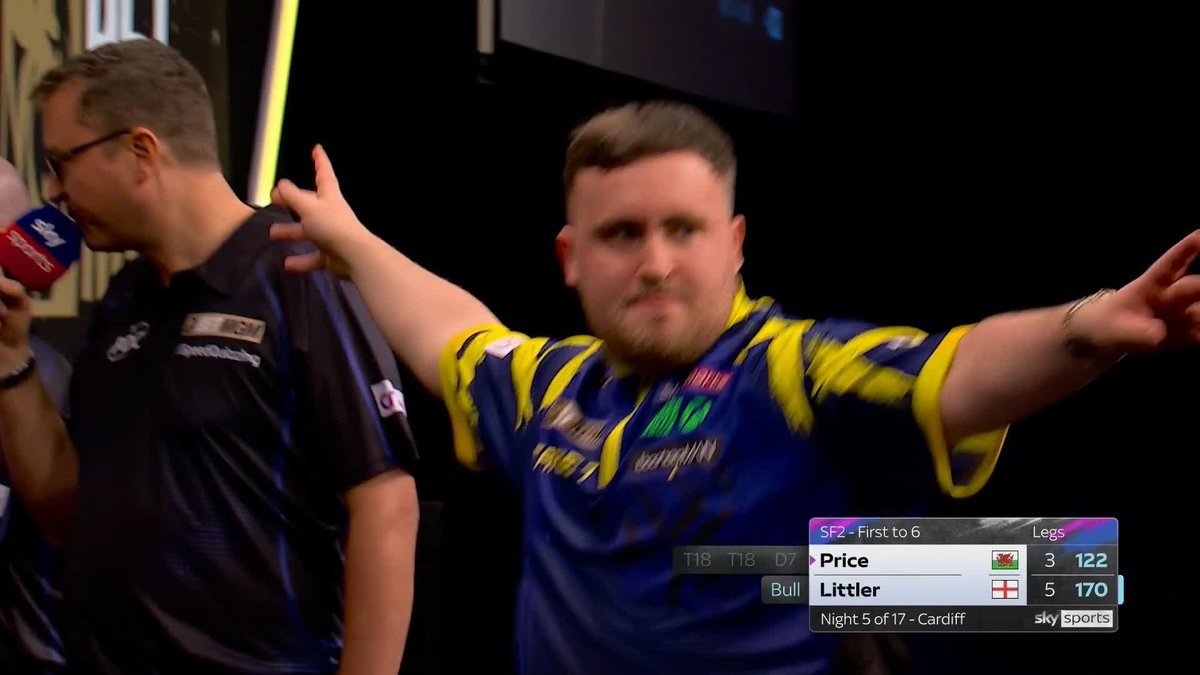 Luke Littler secures his place in the final with a big fish! 🐟