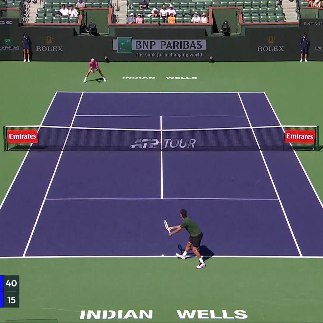 This no look by Dimitrov needs to be studied ✍️ Had to be our BetMGM 🦁 shot of the day ‼️