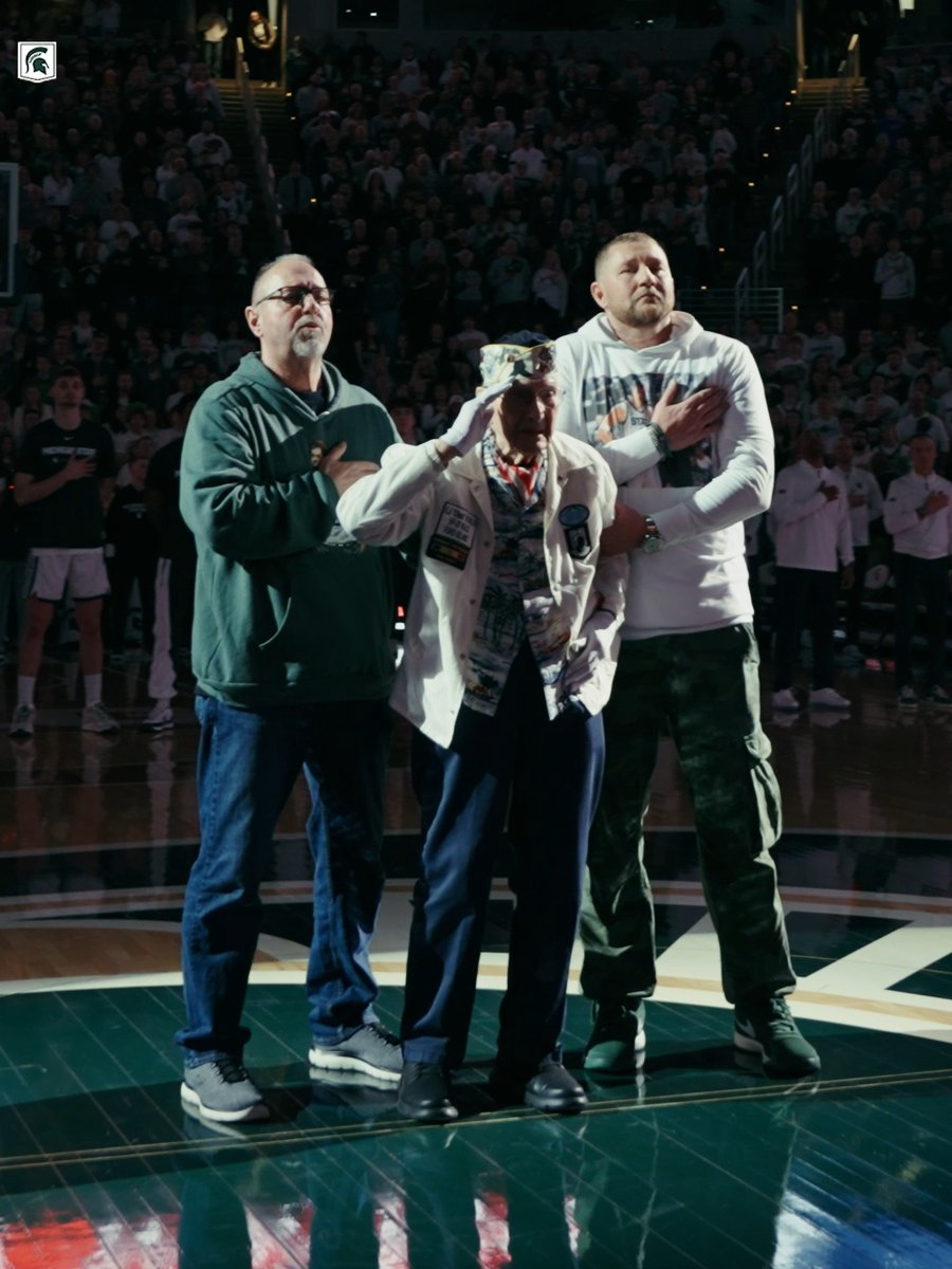 Michigan State honors 102-year-old Chuck Kohler, one of 12 remaining Pearl Harbor survivors -- who is also Jaxon Kohler's great grandfather 🥹