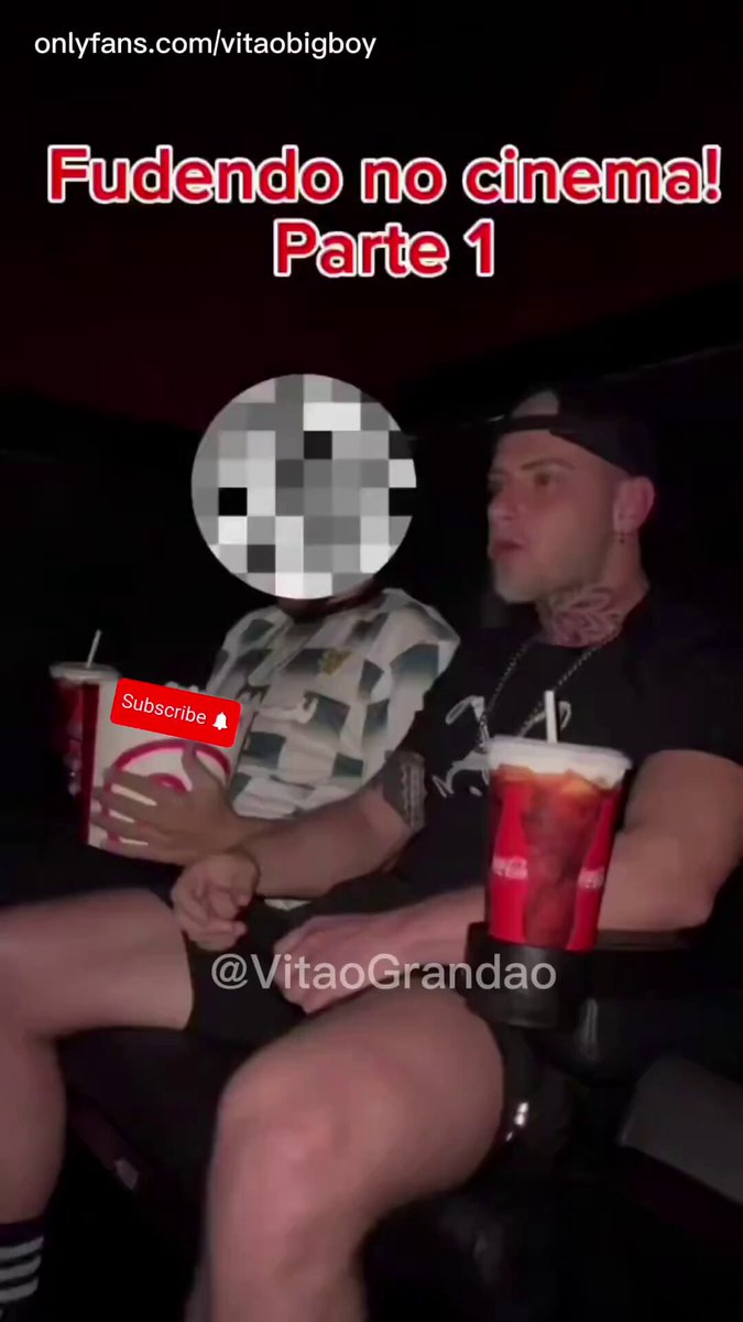Já fuderam no cinema? Porque nós sim. Foda arriscada mas com muito fogo! We fucked in the cinema — risky as hell but straight fire! 😈🎥💦🍆 #publicsex #cinemacruising #riskyfuck #bareback Complete | Full video ⬇️🔥